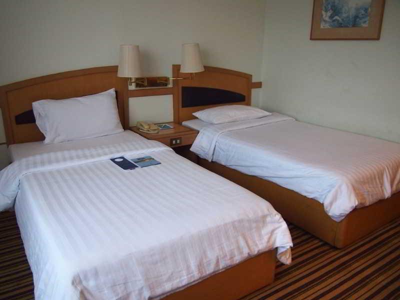 Chon Inter Hotel Csonburi Kültér fotó