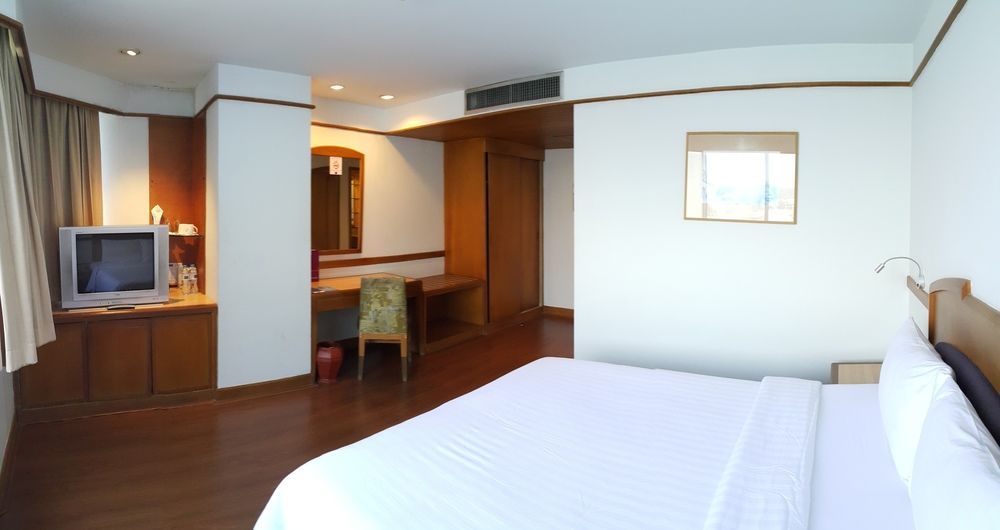 Chon Inter Hotel Csonburi Kültér fotó