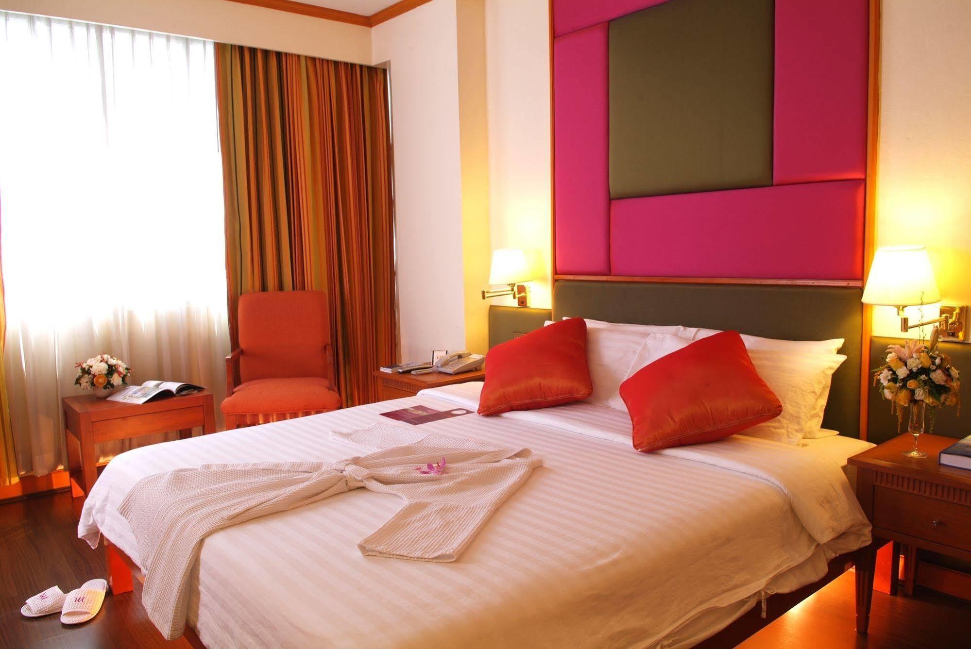 Chon Inter Hotel Csonburi Szoba fotó