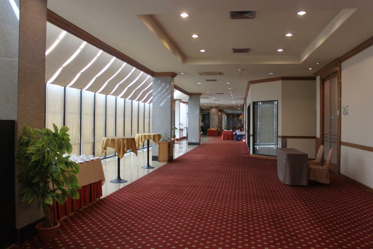 Chon Inter Hotel Csonburi Kültér fotó